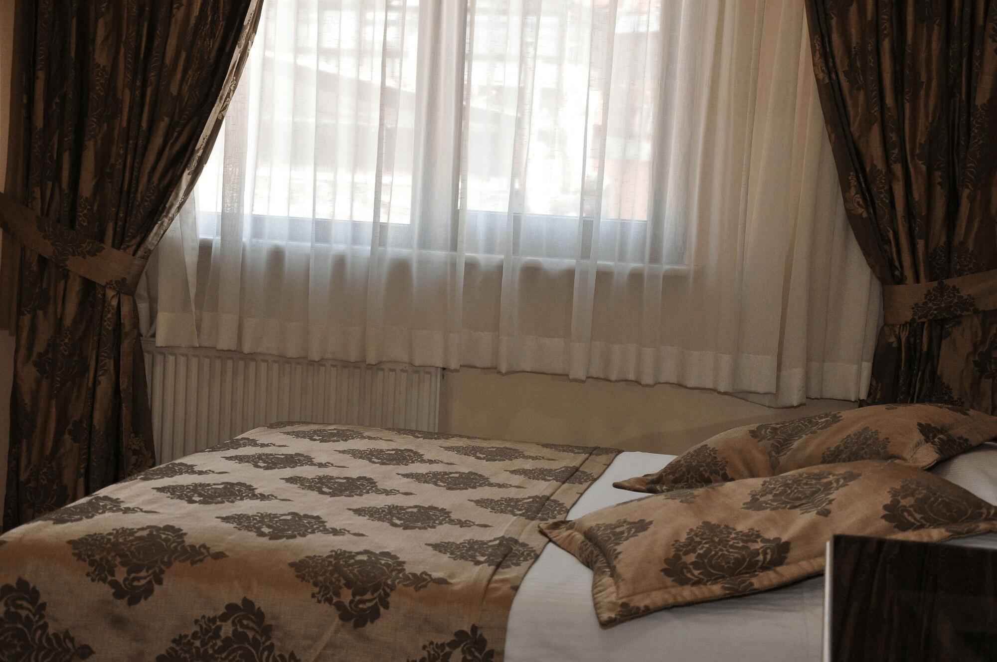 Grand Papirus Hotel Istanbul Ngoại thất bức ảnh