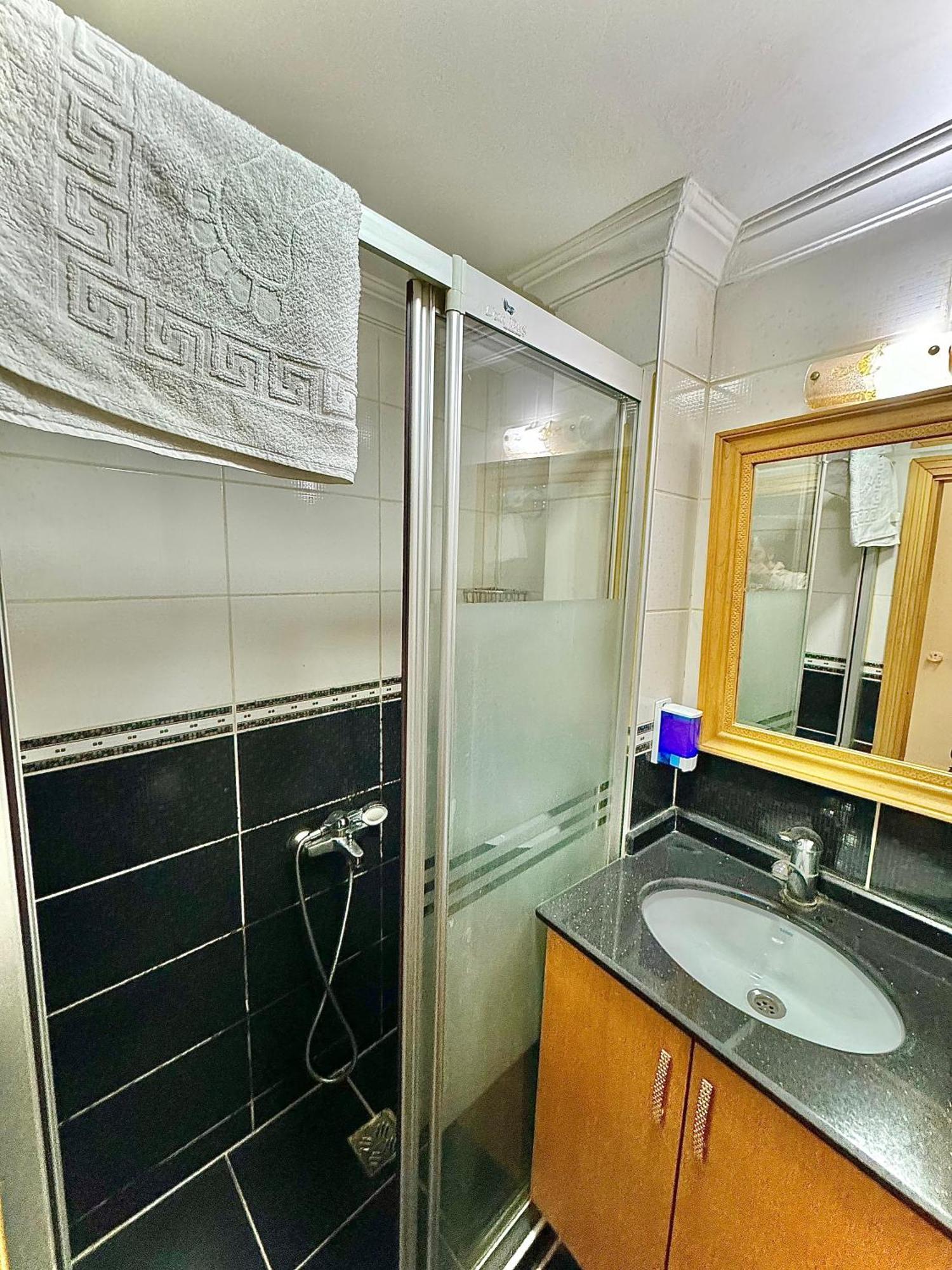 Grand Papirus Hotel Istanbul Ngoại thất bức ảnh
